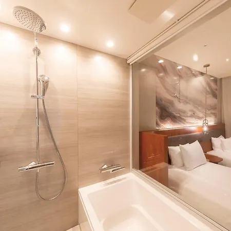 Hotel Springs Makuhari Premier Chiba Exterior photo